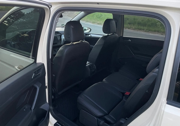 Volkswagen Touran cena 41900 przebieg: 258000, rok produkcji 2017 z Nidzica małe 407